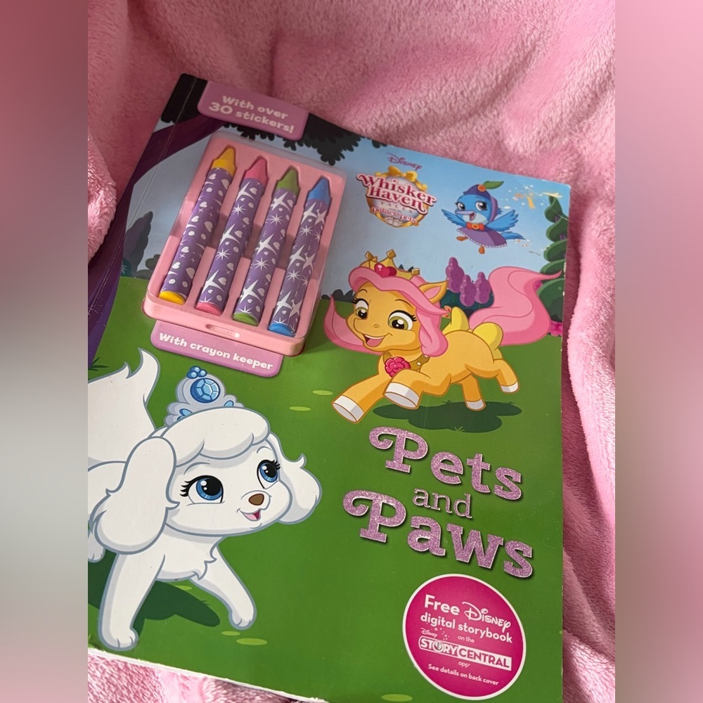 Pets and paws Disney palace pets colouring book NEW